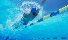 仰泳教学视频,轻松掌握水中飘移技巧